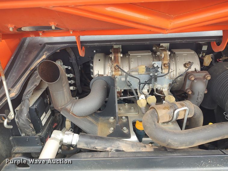 image for item DQ5739 2020 Kubota SVL75-2  tracked skid steer loader