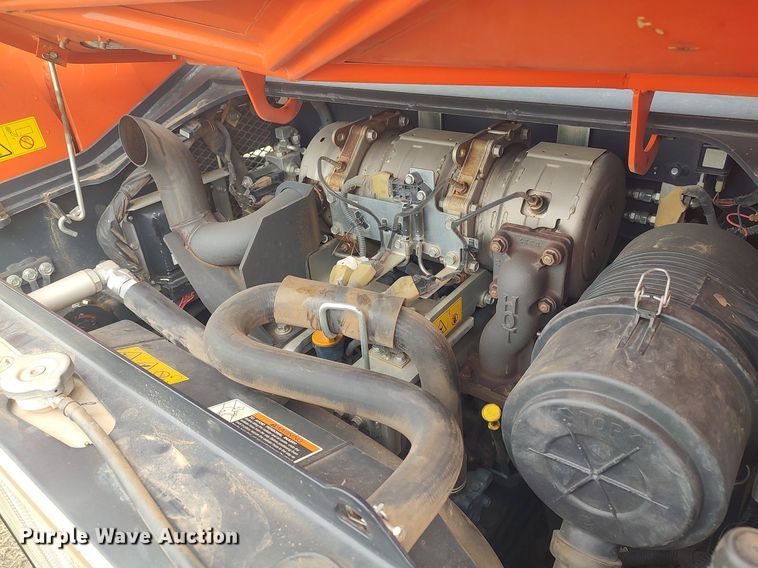 image for item DQ5739 2020 Kubota SVL75-2  tracked skid steer loader