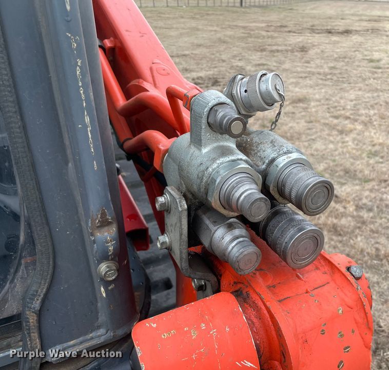 image for item DQ5740 2020 Kubota SVL95-2S  tracked skid steer loader