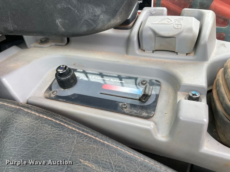 image for item DQ5740 2020 Kubota SVL95-2S  tracked skid steer loader