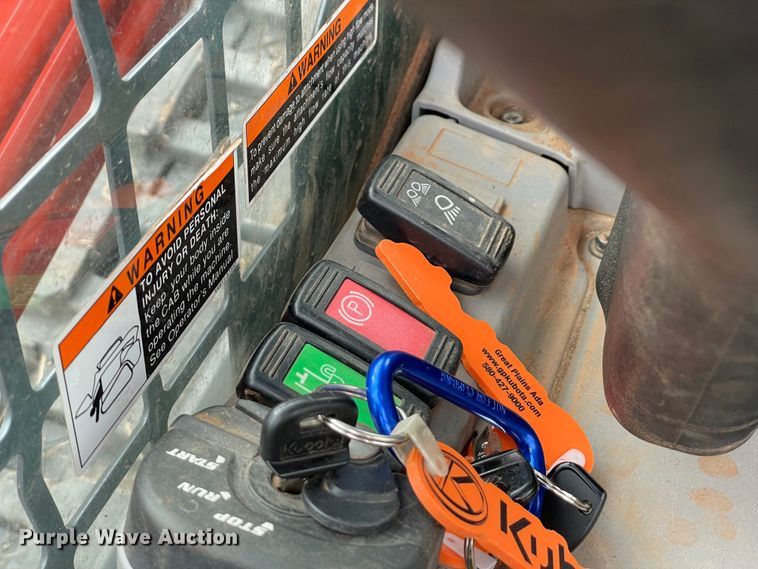 image for item DQ5740 2020 Kubota SVL95-2S  tracked skid steer loader