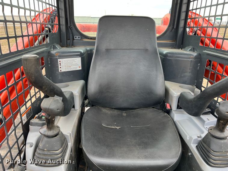 image for item DQ5741 2020 Kubota SVL75-2  tracked skid steer loader