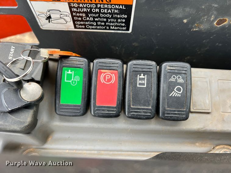 image for item DQ5741 2020 Kubota SVL75-2  tracked skid steer loader