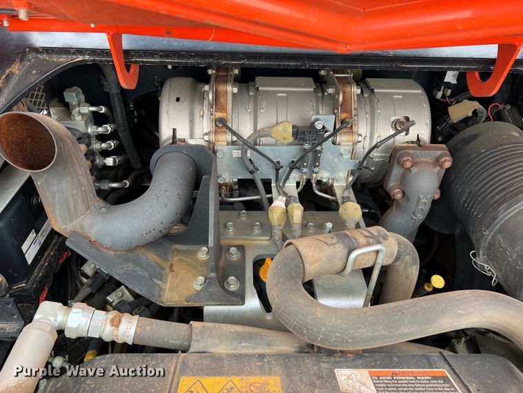 image for item DQ5741 2020 Kubota SVL75-2  tracked skid steer loader