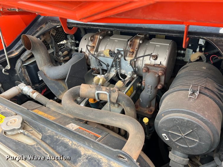 image for item DQ5741 2020 Kubota SVL75-2  tracked skid steer loader