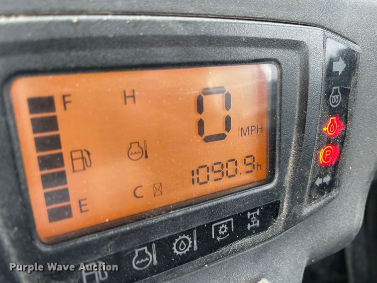 image for item DQ5742 2018 Kubota RTV-X1100C  utility vehicle