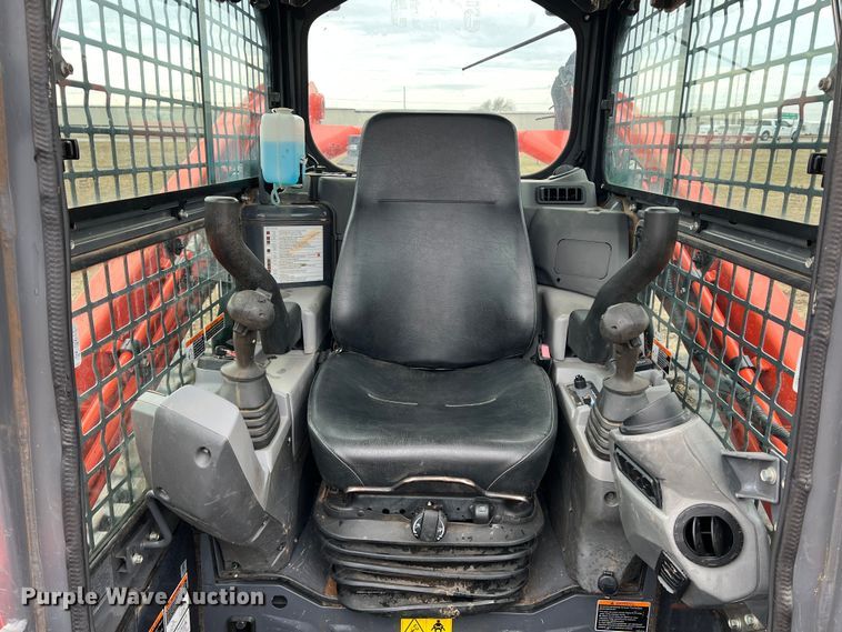 image for item DQ5745 2021 Kubota SVL 95-2S  tracked skid steer loader