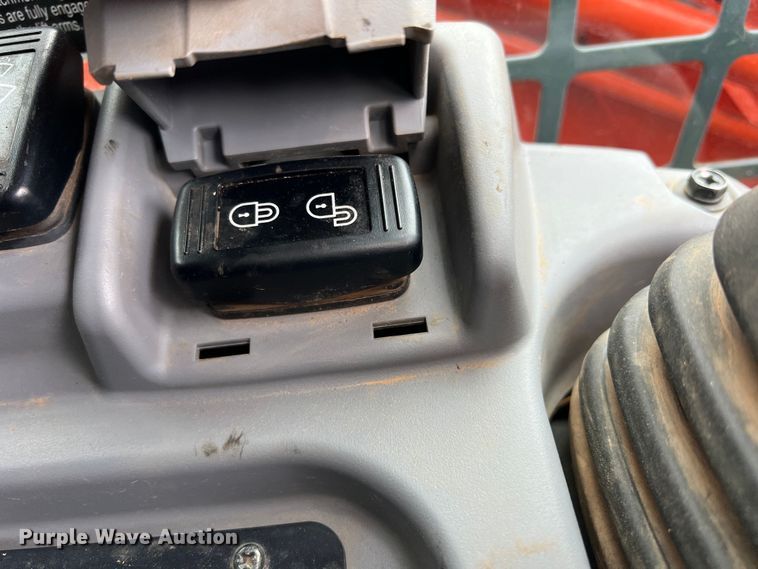 image for item DQ5745 2021 Kubota SVL 95-2S  tracked skid steer loader