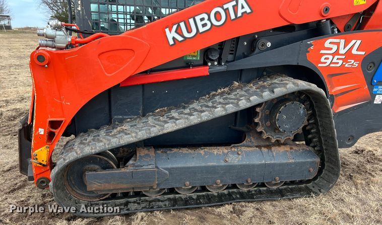 image for item DQ5745 2021 Kubota SVL 95-2S  tracked skid steer loader