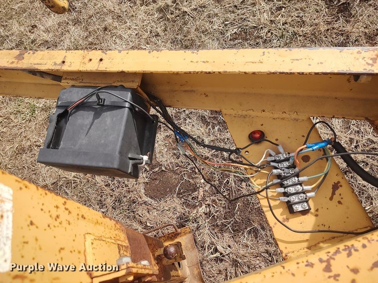 image for item DQ5746 2013 Belshe  equipment trailer