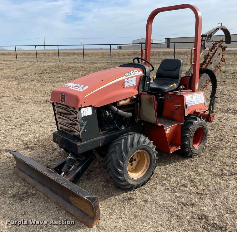 image for item DQ5753 2003 Ditch Witch RT40  trencher
