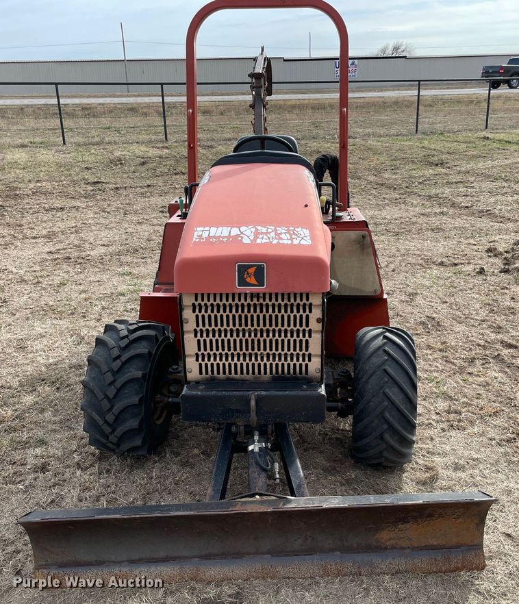image for item DQ5753 2003 Ditch Witch RT40  trencher