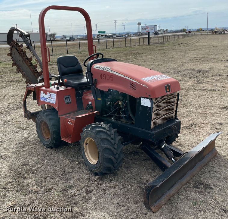 image for item DQ5753 2003 Ditch Witch RT40  trencher