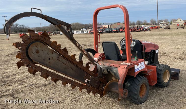 image for item DQ5753 2003 Ditch Witch RT40  trencher