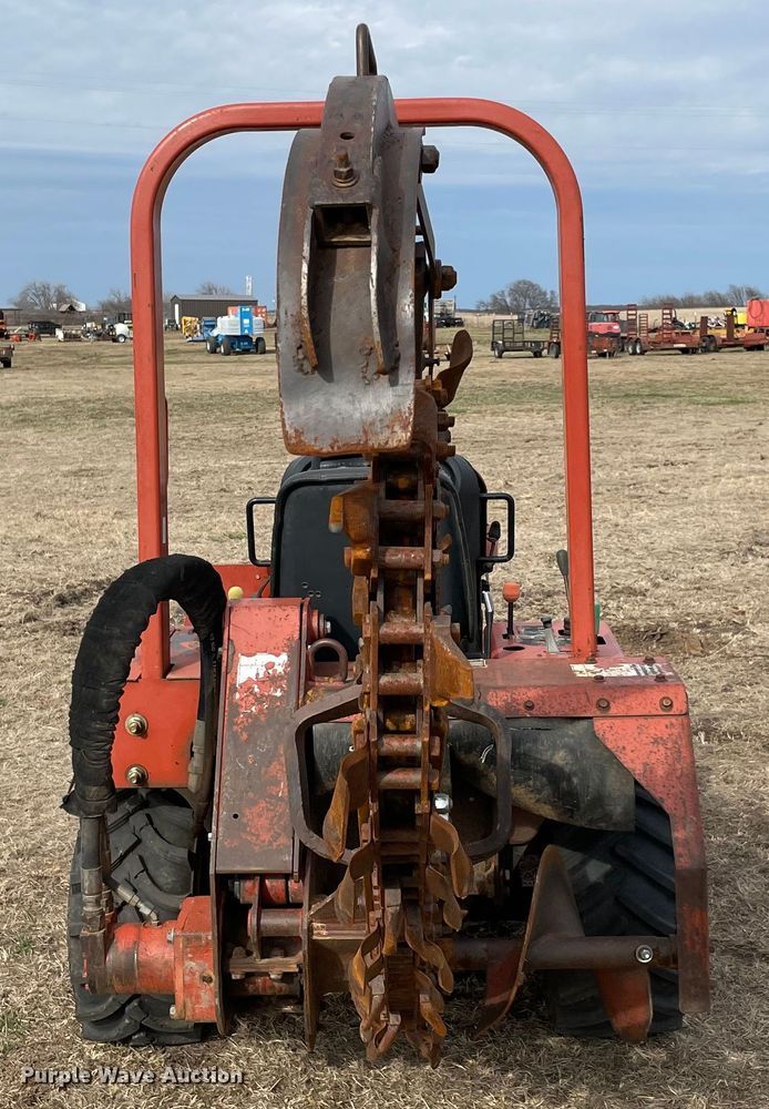 image for item DQ5753 2003 Ditch Witch RT40  trencher