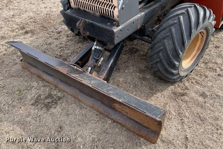 image for item DQ5753 2003 Ditch Witch RT40  trencher