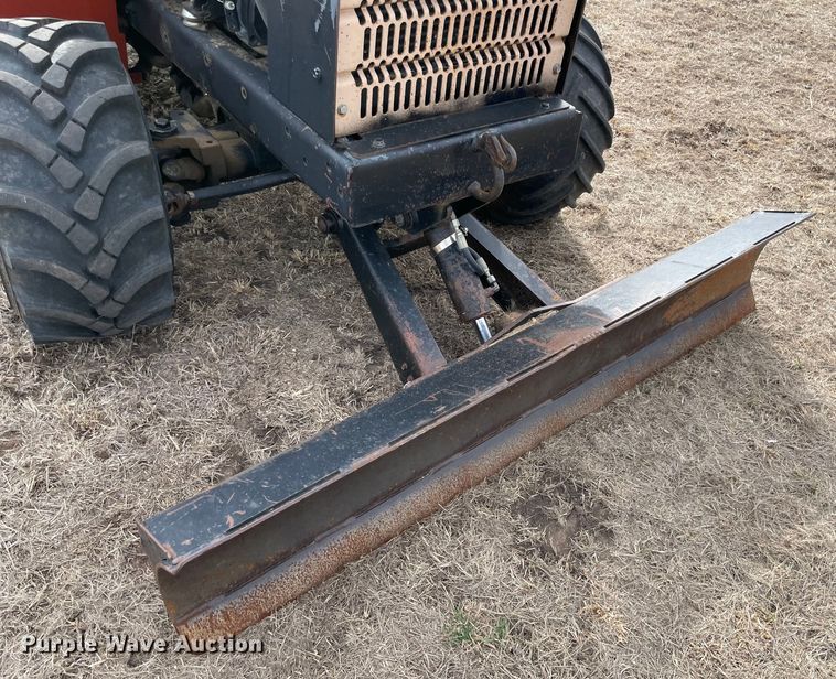 image for item DQ5753 2003 Ditch Witch RT40  trencher