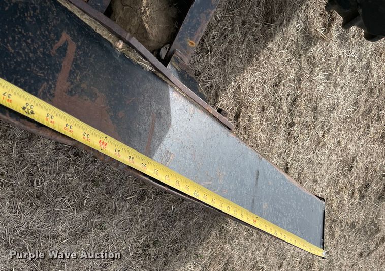 image for item DQ5753 2003 Ditch Witch RT40  trencher