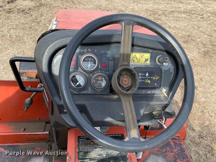 image for item DQ5753 2003 Ditch Witch RT40  trencher