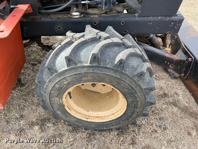 image for item DQ5753 2003 Ditch Witch RT40  trencher