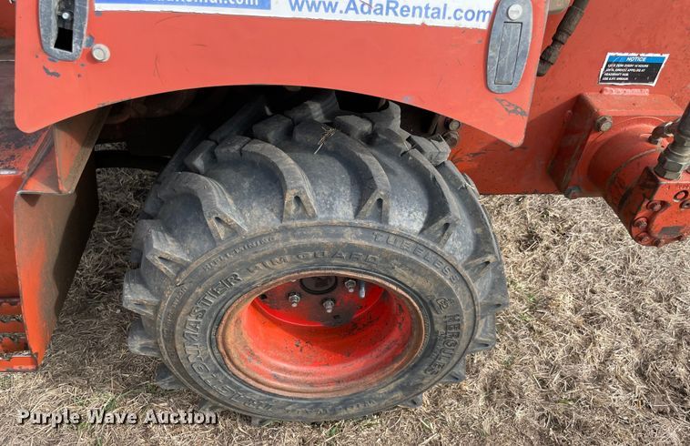 image for item DQ5753 2003 Ditch Witch RT40  trencher