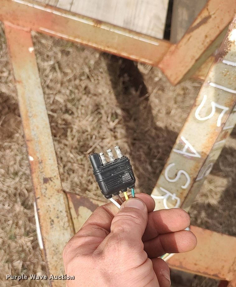 image for item DQ5754 2009 Holt  utility trailer