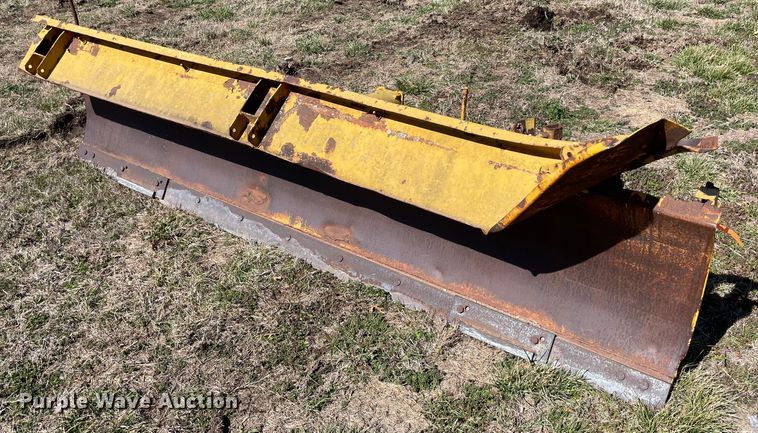 image for item DQ5756 Snow plow attachment