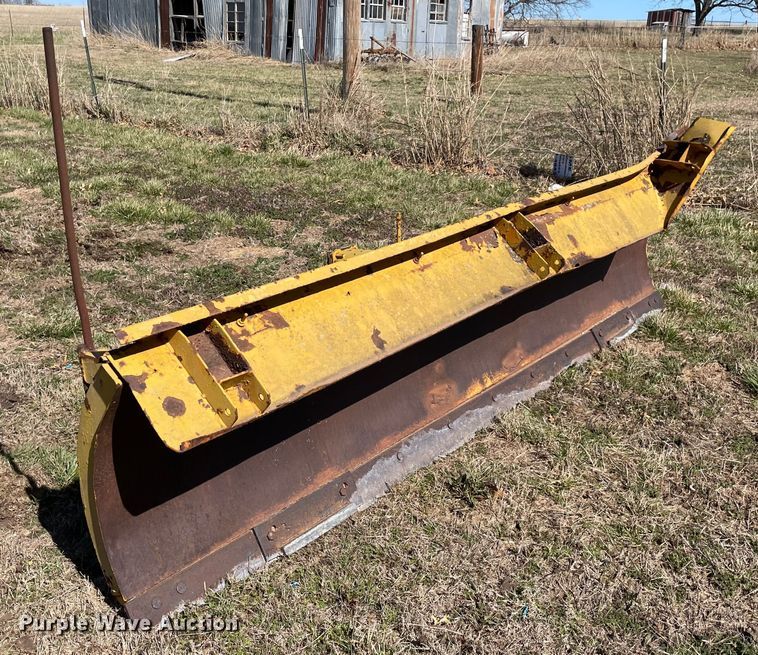 image for item DQ5756 Snow plow attachment