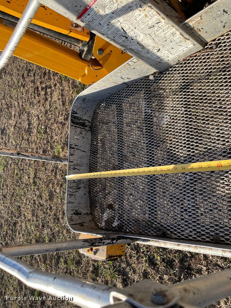 image for item DQ5757 2017 Haulotte 4527A  boom lift