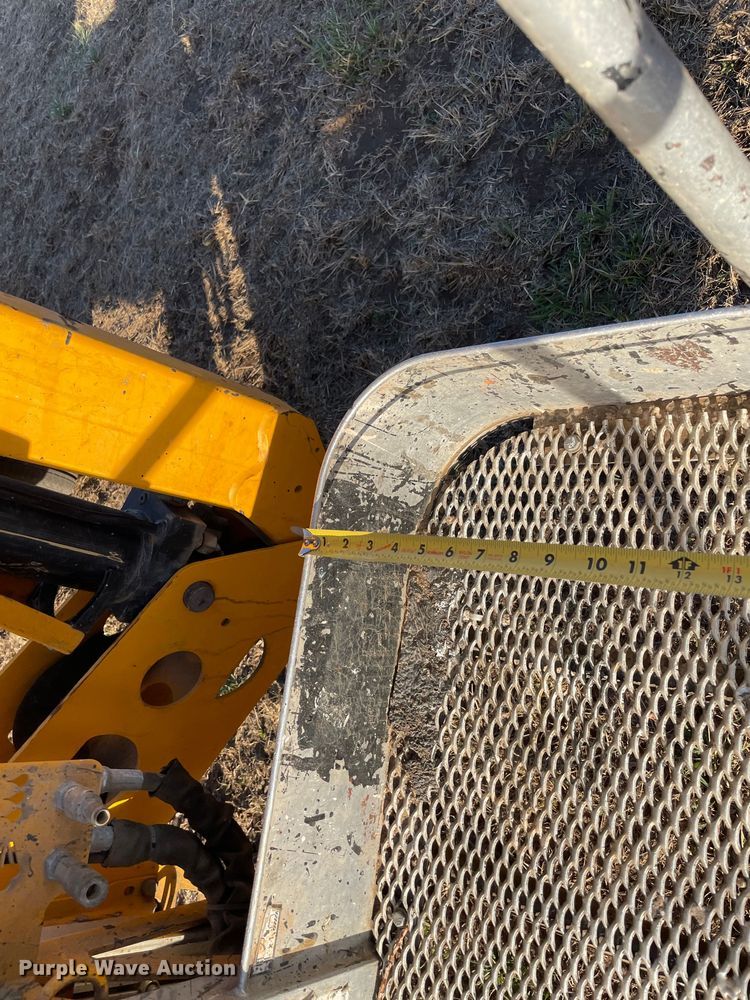 image for item DQ5757 2017 Haulotte 4527A  boom lift