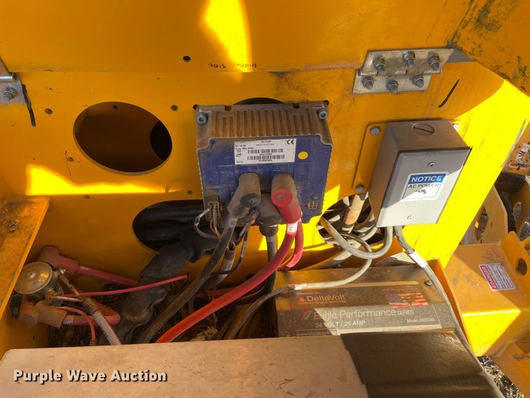 image for item DQ5757 2017 Haulotte 4527A  boom lift