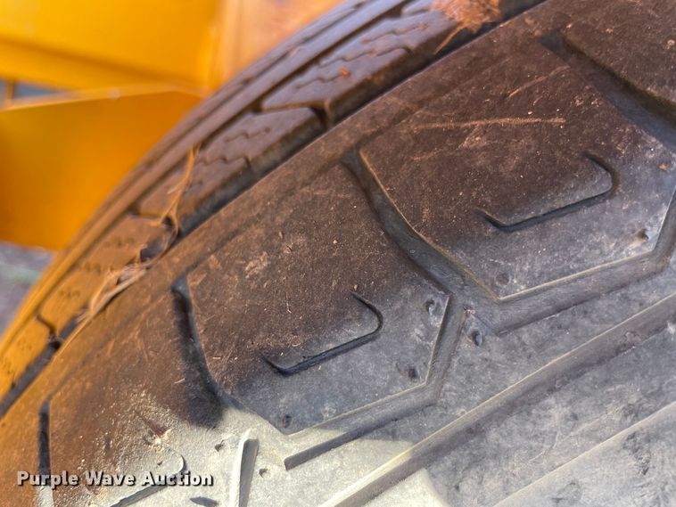 image for item DQ5757 2017 Haulotte 4527A  boom lift