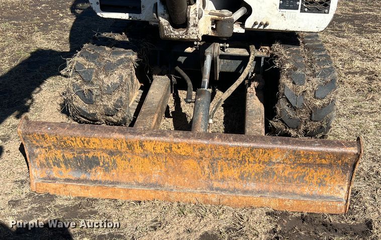 image for item DQ5759 2008 Bobcat 325G  mini excavator