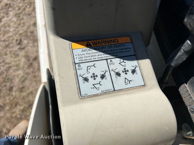 image for item DQ5759 2008 Bobcat 325G  mini excavator