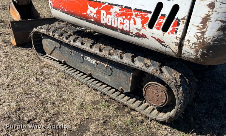 image for item DQ5759 2008 Bobcat 325G  mini excavator