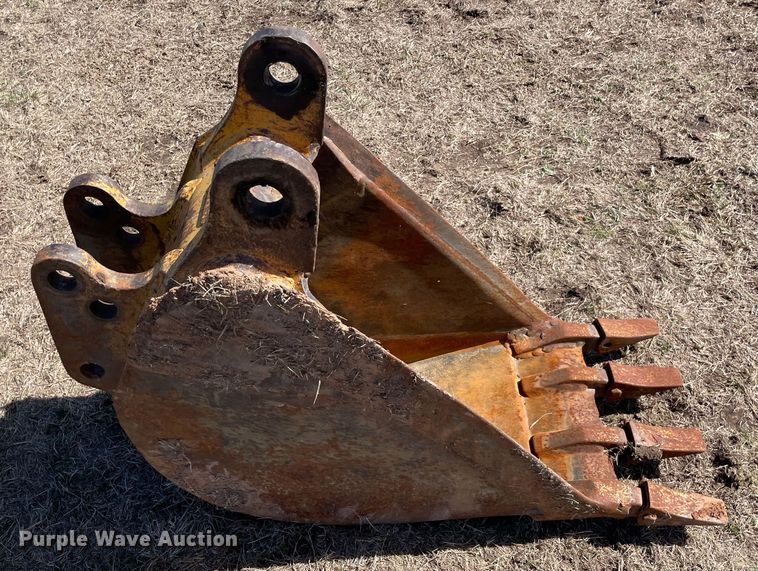 image for item DQ5764 Backhoe bucket