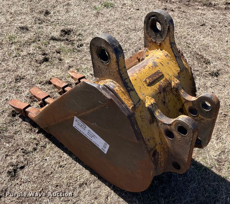 image for item DQ5764 Backhoe bucket