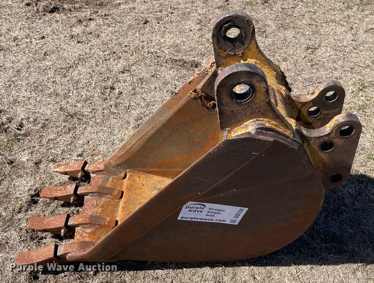image for item DQ5764 Backhoe bucket