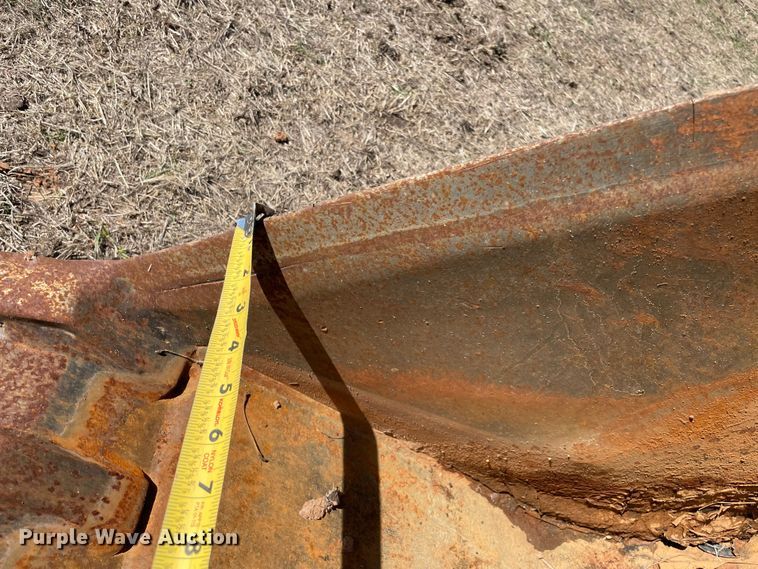 image for item DQ5764 Backhoe bucket