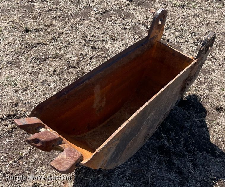 image for item DQ5766 Backhoe bucket