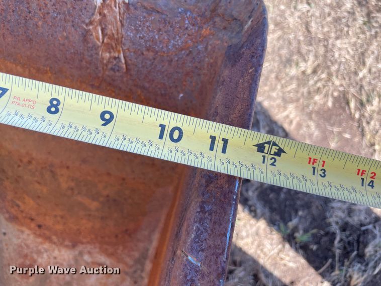 image for item DQ5766 Backhoe bucket