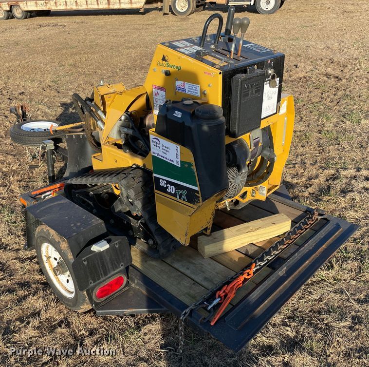 image for item DQ5769 2015 Vermeer SC30TX  stump grinder