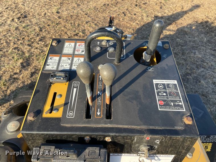 image for item DQ5769 2015 Vermeer SC30TX  stump grinder