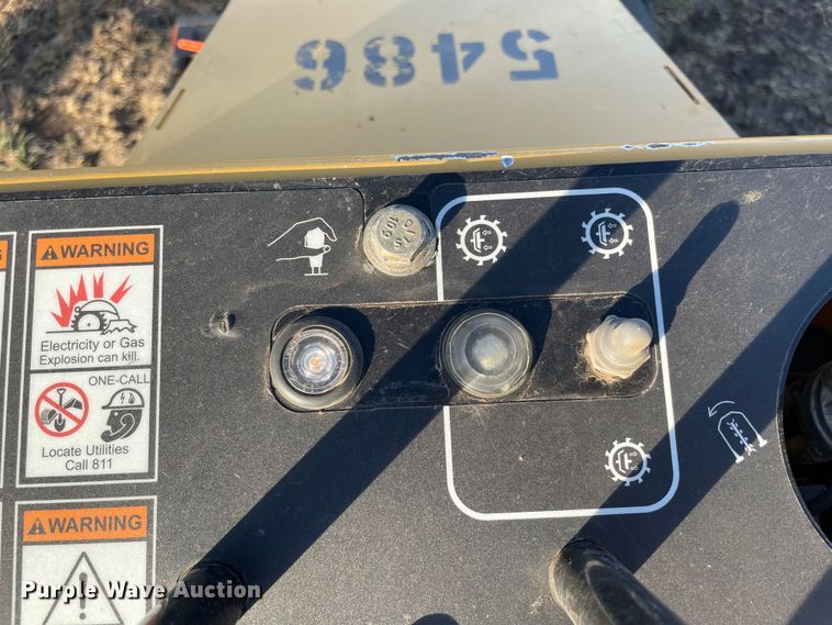 image for item DQ5769 2015 Vermeer SC30TX  stump grinder