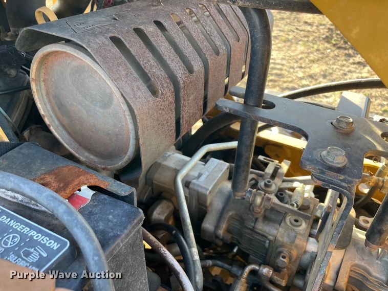 image for item DQ5769 2015 Vermeer SC30TX  stump grinder