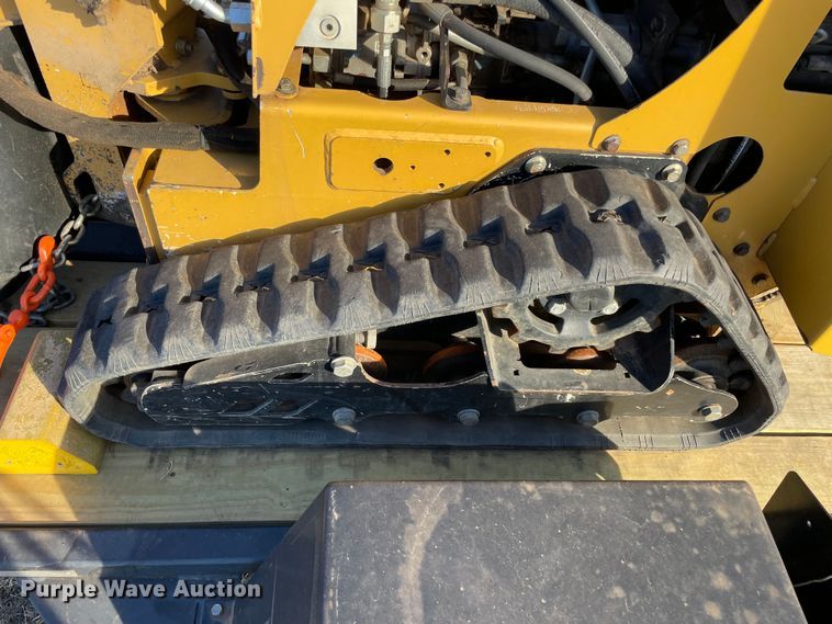 image for item DQ5769 2015 Vermeer SC30TX  stump grinder