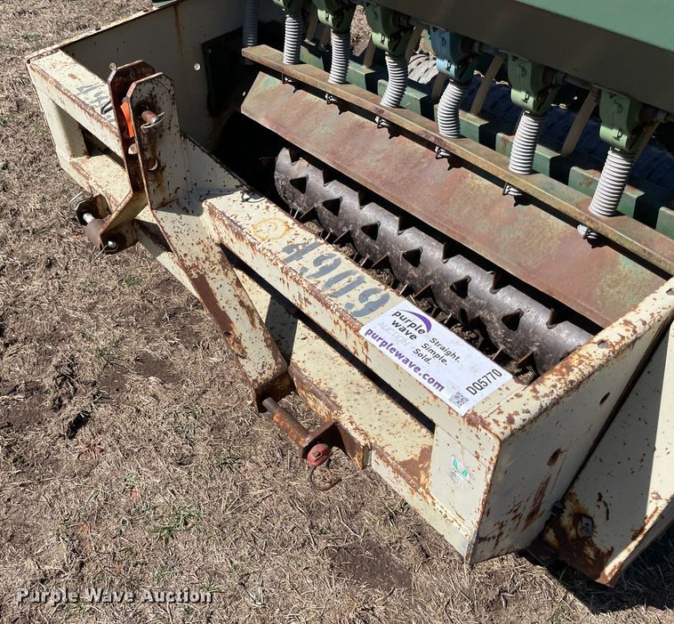 image for item DQ5770 Emerge-Plus Greenscape 600  seeder