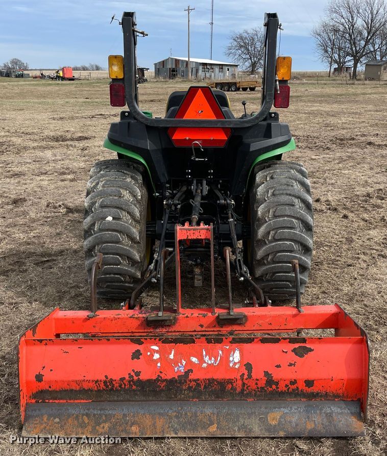 image for item DQ5773 2009 John Deere 3038E  MFWD tractor