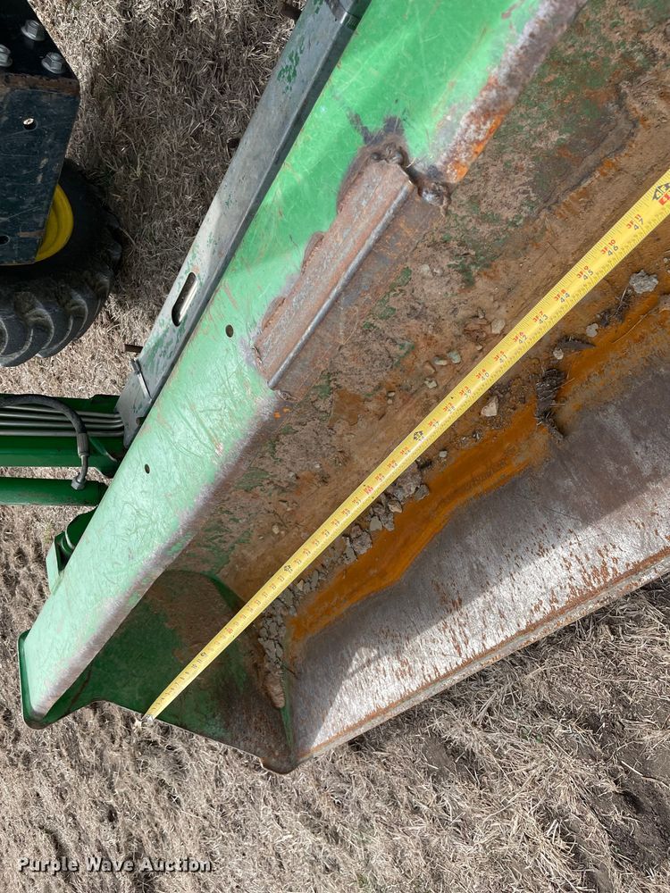 image for item DQ5773 2009 John Deere 3038E  MFWD tractor