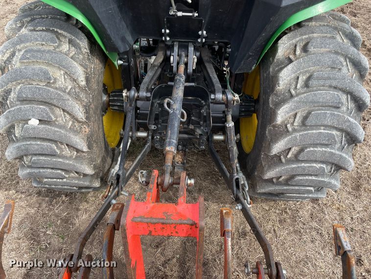 image for item DQ5773 2009 John Deere 3038E  MFWD tractor